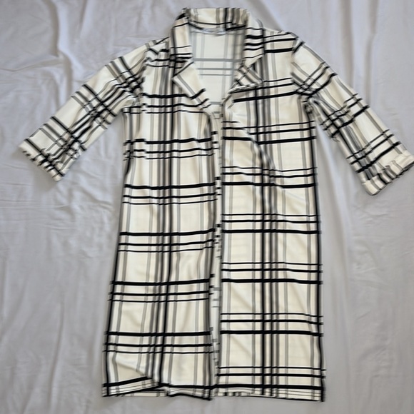 Black and white plaid duster - fits size small - Picture 1 of 7